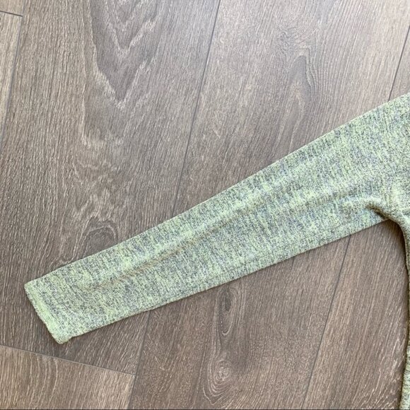 Aritzia Wilfred Free Devinette V-Neck Long Sleeves Heathered Shirt Green Size XS - Picture 14 of 16